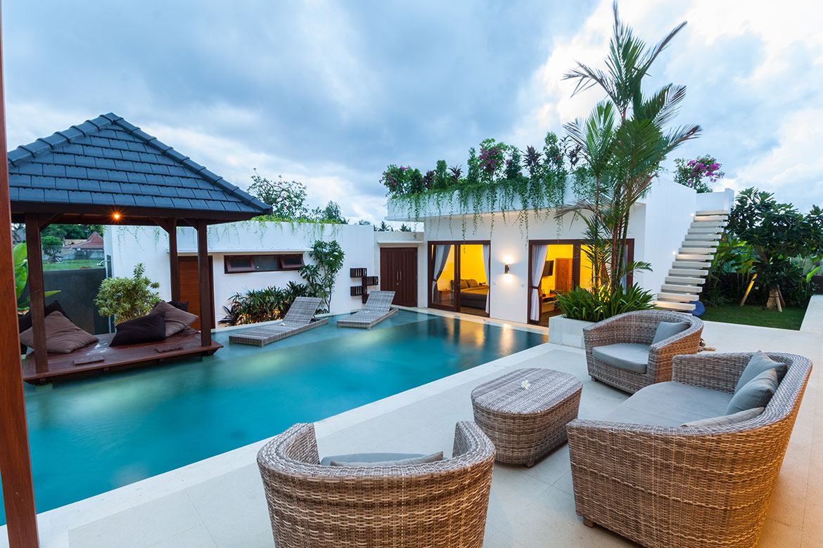 Luxury apartment last floor